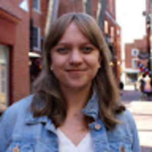 Meet your Posher, Caitlin